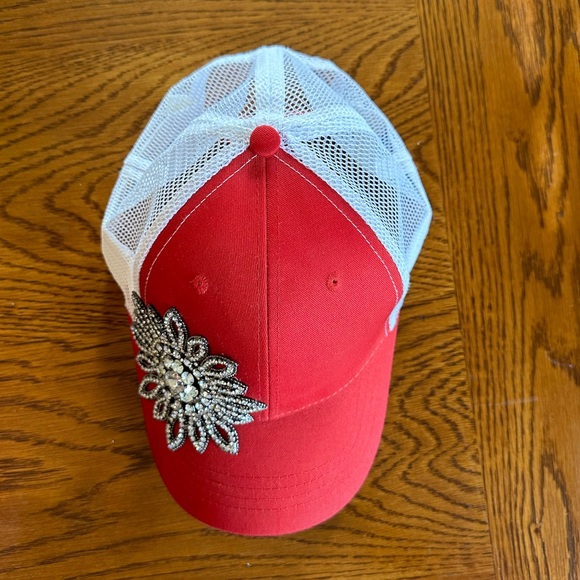 Black and red rhinestone/flower SnapBack trucker hat - Picture 4 of 7